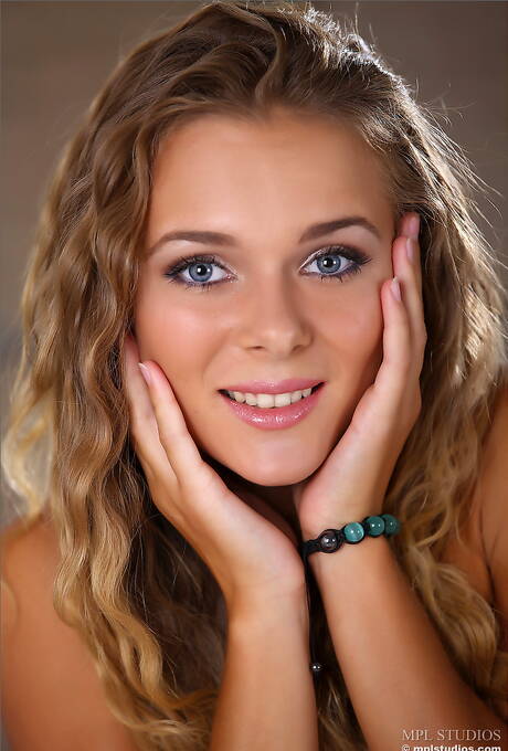 MPL Studios are pleased to offer you a free pictures featuring Karissa unveiling amazing form