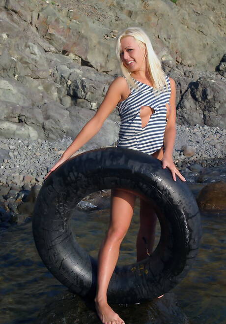 Erotic Beauty are pleased to offer you xxx pictures featuring Anjye demonstrating nice form